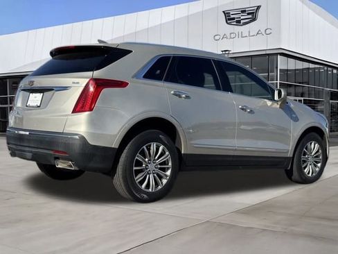 Used 2017 Cadillac XT5 Luxury w/ Driver Awareness Package image 7