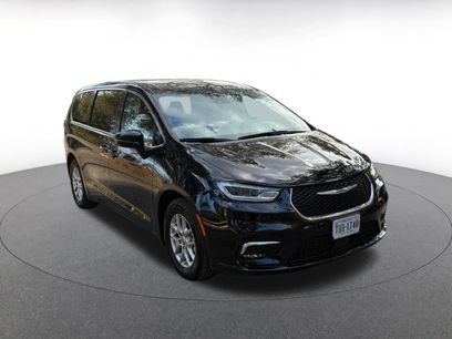 Used 2024 Chrysler Pacifica Touring-L