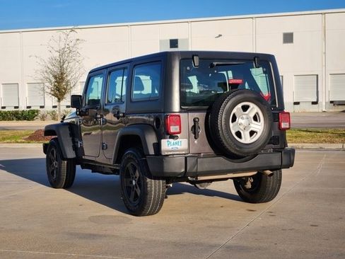 Used 2016 Jeep Wrangler Unlimited Sport w/ Connectivity Group image 7