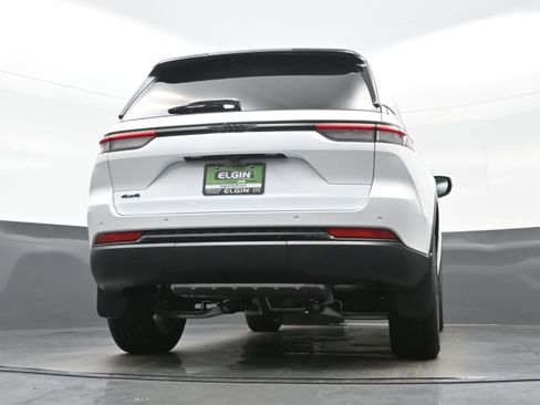 New 2025 Jeep Grand Cherokee Altitude image 14