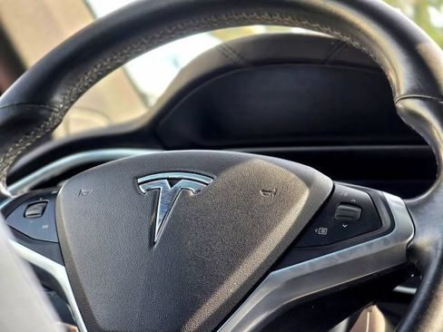 Used 2017 Tesla Model X 75D AWD/4WD image 13