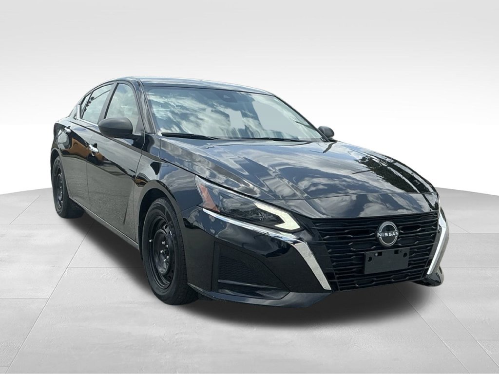 Used 2024 Nissan Altima 2.5 S FWD image 17