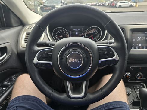 Used 2018 Jeep Compass Sport image 16