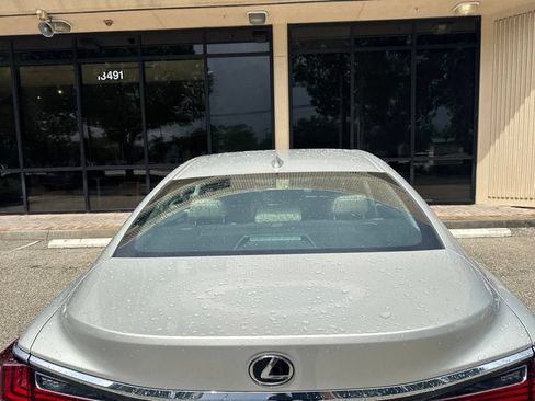 Used 2020 Lexus ES 350 w/ Premium Package FWD image 7