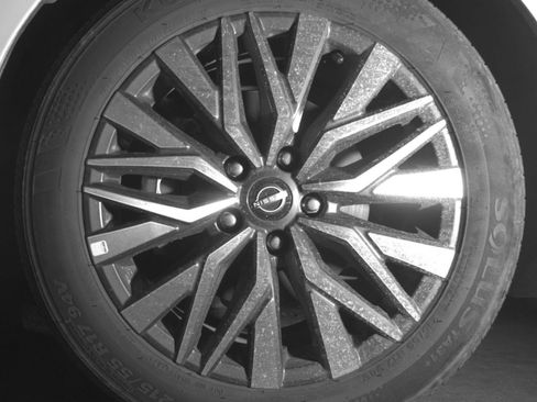 Used 2025 Nissan Altima 2.5 SV FWD image 15