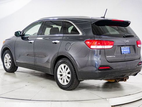 Used 2017 Kia Sorento AWD image 6