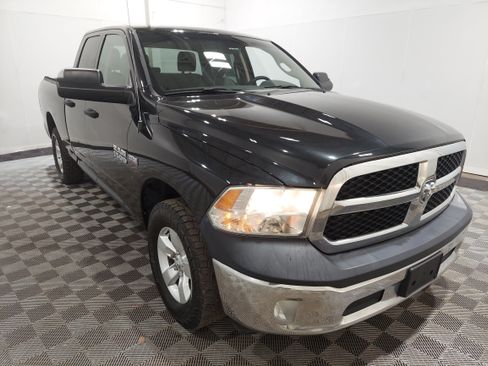 Used 2017 RAM 1500 ST w/ SXT Appearance Group AWD/4WD image 4