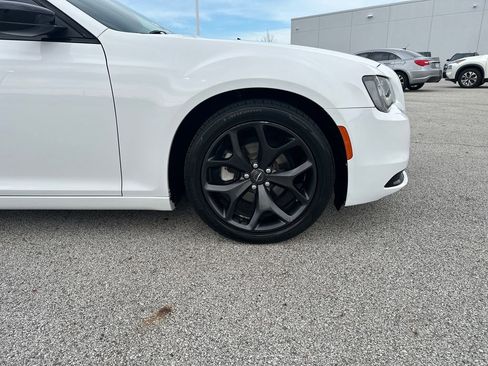 Used 2021 Chrysler 300 Touring w/ Sport Appearance Package RWD image 24