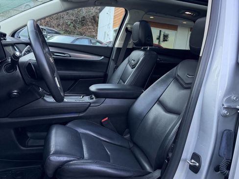 Used 2017 Cadillac XT5 Luxury w/ Driver Awareness Package image 28