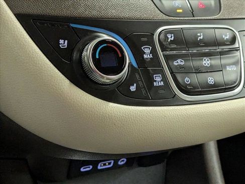 Used 2024 Chevrolet Malibu LT image 17