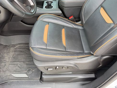 Used 2024 GMC Yukon XL AT4 w/ AT4 Premium Plus Package image 12