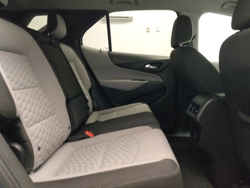 Used 2019 Chevrolet Equinox LS w/ LS Convenience Package FWD image 19