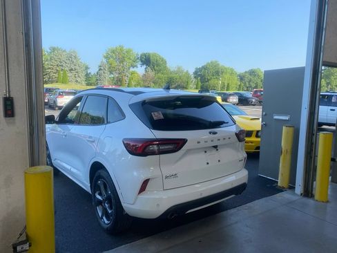 Used 2023 Ford Escape ST-Line Select w/ Tech Pack #2 AWD/4WD image 3
