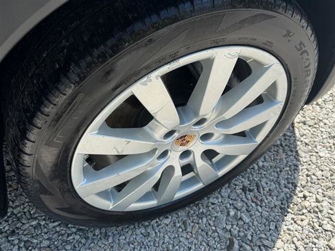 Used 2014 Porsche Cayenne image 19