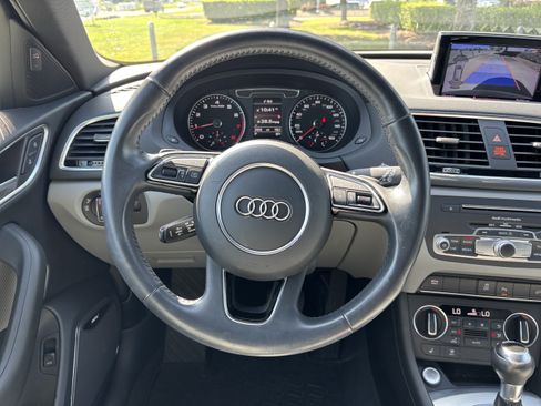 Used 2018 Audi Q3 2.0T Premium Plus AWD/4WD image 16