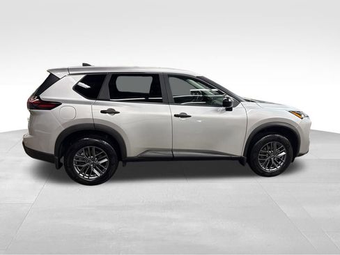 Certified 2024 Nissan Rogue S image 44