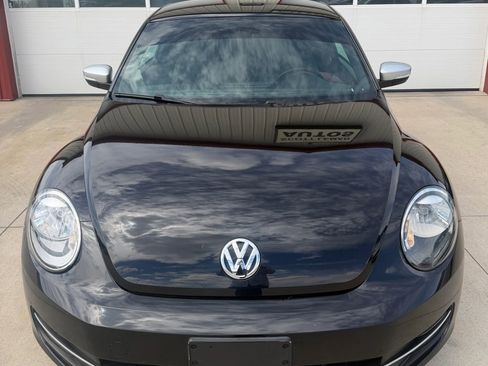 Used 2012 Volkswagen Beetle Launch Edition FWD image 2