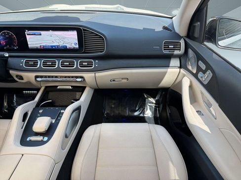 Used 2024 Mercedes-Benz GLS 450 4MATIC image 29