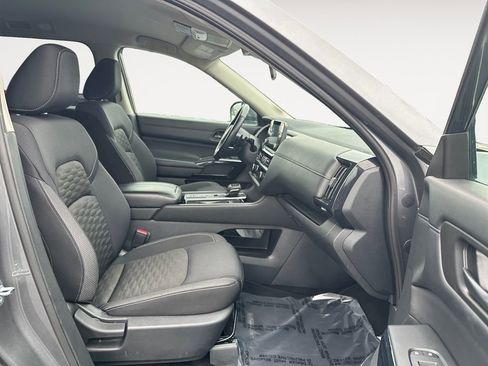 Used 2024 Nissan Pathfinder SV image 15