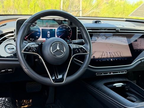 Used 2024 Mercedes-Benz E 350 4MATIC Sedan image 27