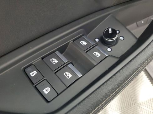 Used 2022 Audi e-tron Premium image 20