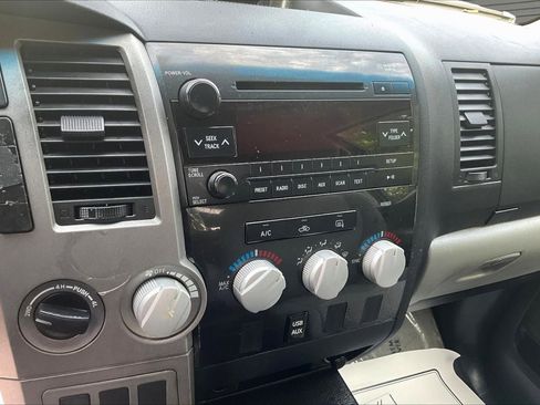 Used 2010 Toyota Tundra 4x4 Double Cab image 10