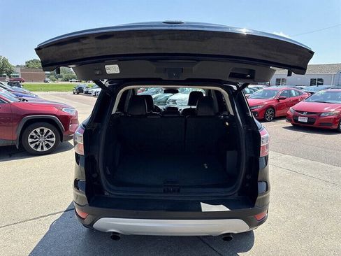 Used 2017 Ford Escape Titanium image 17