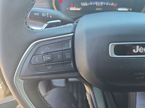 Used 2024 Jeep Grand Cherokee L Limited w/ Black Appearance Package image 20