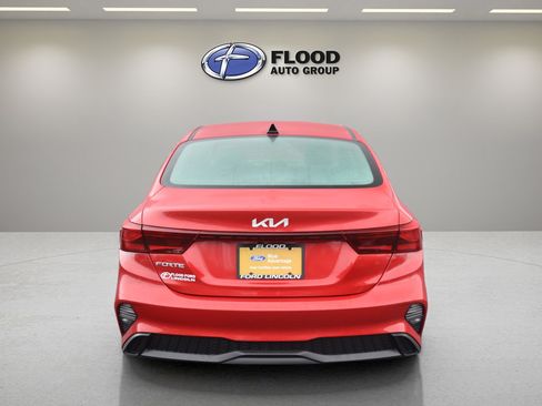 Used 2022 Kia Forte LXS w/ LXS Technology Package image 5