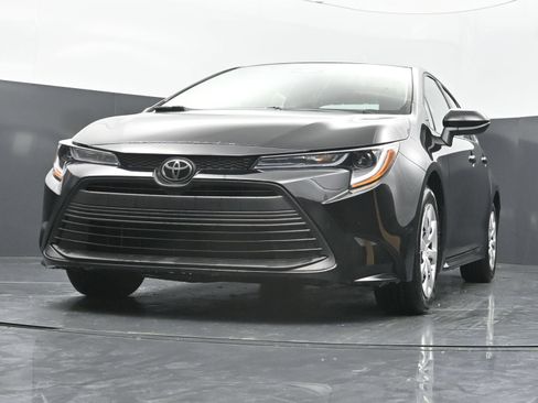 Used 2026 Toyota Corolla LE FWD image 35