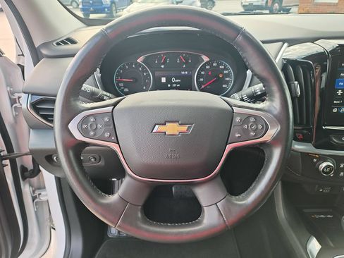 Used 2020 Chevrolet Traverse Premier FWD image 17
