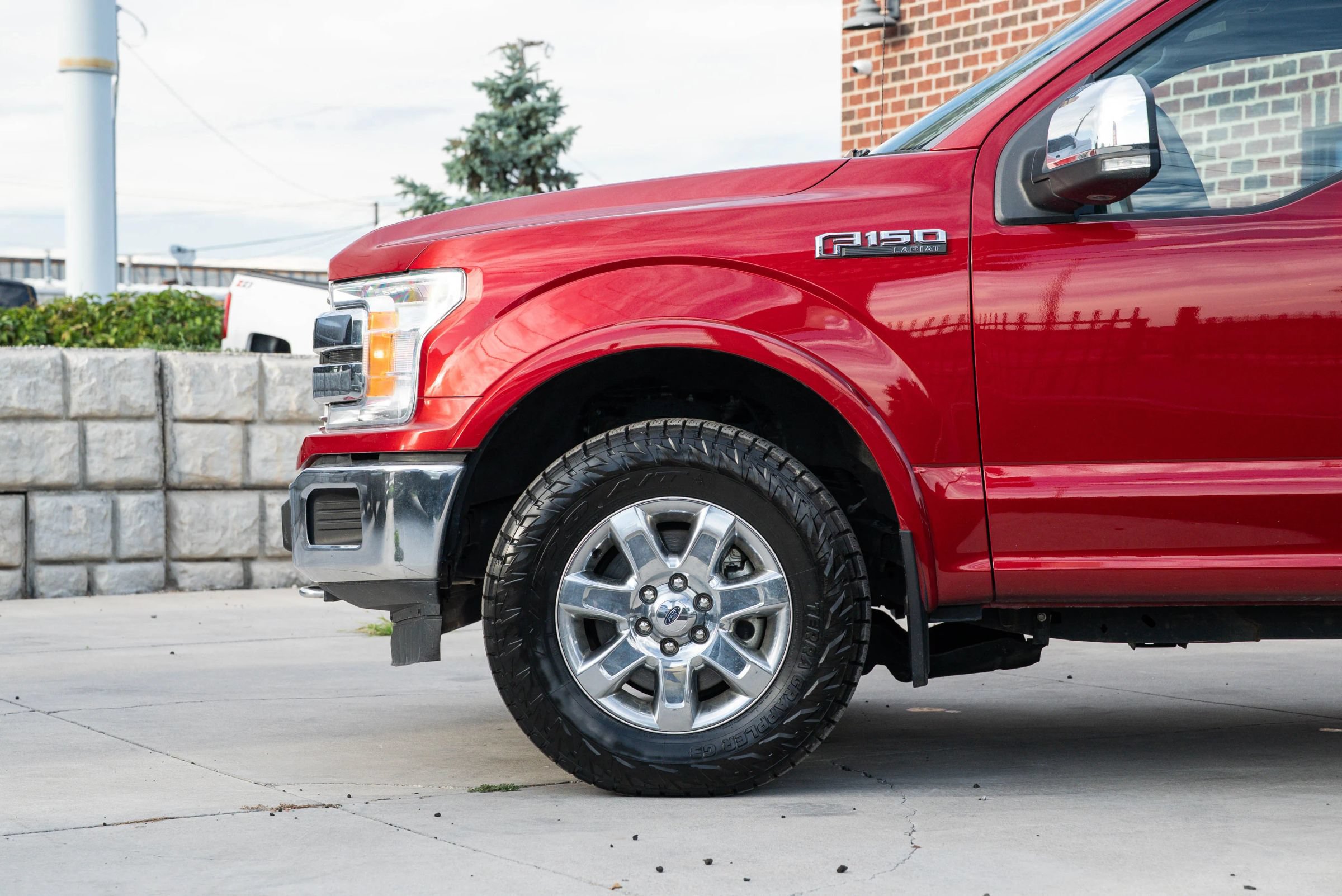 Used 2019 Ford F150 Lariat AWD/4WD image 3