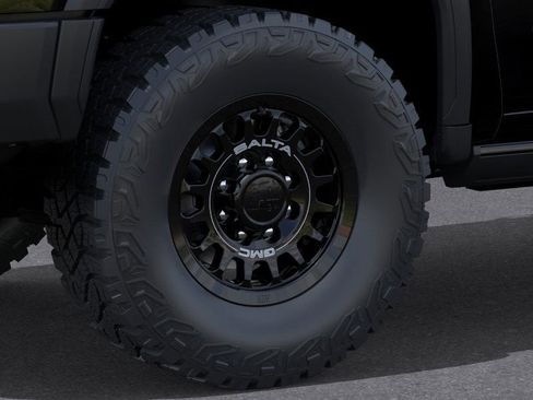 New 2025 GMC Sierra 2500 AT4X w/ AT4X AEV Edition image 9