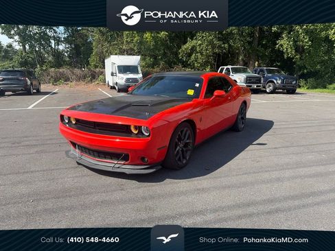 Used 2021 Dodge Challenger SXT w/ Driver Convenience Group RWD image 1