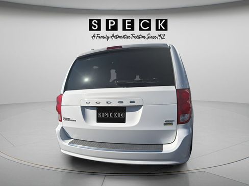 Used 2019 Dodge Grand Caravan GT FWD image 3