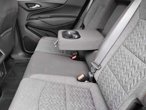 Used 2024 Chevrolet Equinox LT FWD image 18