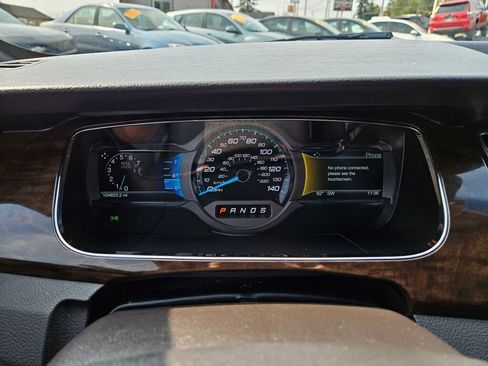 Used 2016 Ford Taurus Limited image 18
