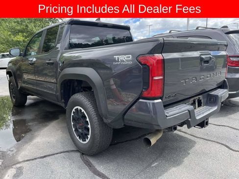 Used 2024 Toyota Tacoma TRD Off-Road AWD/4WD image 4