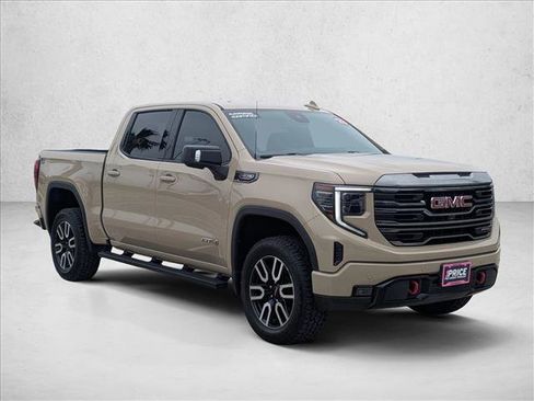 Used 2023 GMC Sierra 1500 AT4 w/ AT4 Preferred Package AWD/4WD image 3