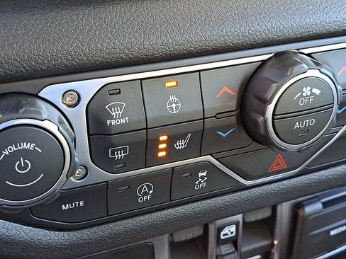 New 2026 Jeep Gladiator Sport image 8