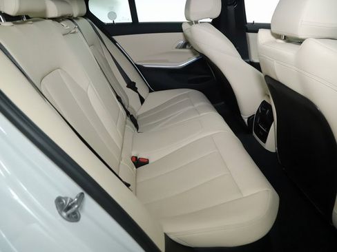 Certified 2025 BMW 330i xDrive Sedan w/ Premium Package image 32