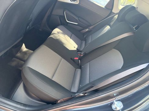Used 2025 Kia Soul LX w/ LX Technology Package FWD image 37