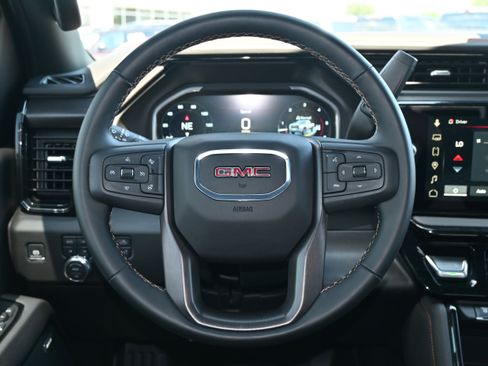 Used 2025 GMC Sierra 2500 AT4 w/ AT4 Premium Plus Package image 18