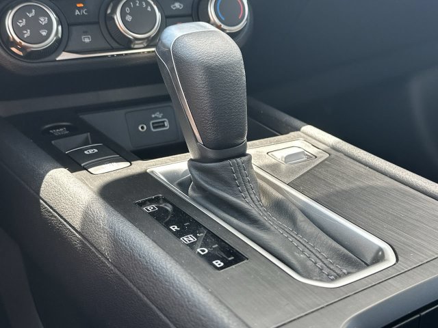Used 2025 Nissan Kicks S w/ Charging Package FWD image 15