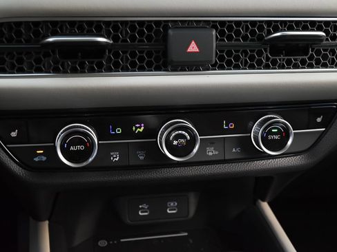 Used 2027 Honda HR-V EX-L image 12