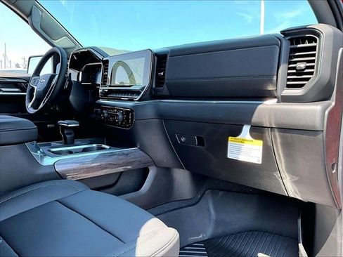 New 2026 Chevrolet Silverado 1500 LTZ w/ LTZ Premium Package AWD/4WD image 9
