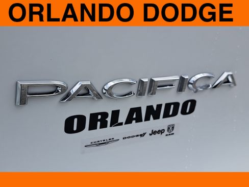 New 2026 Chrysler Pacifica Select image 7