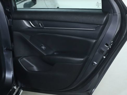 Used 2020 Honda Accord EX image 32