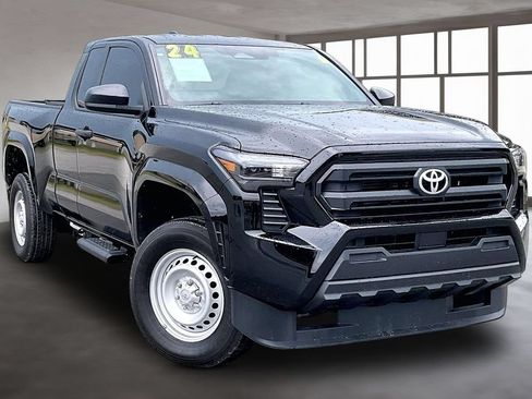 Used 2024 Toyota Tacoma SR w/ Towing Package RWD image 3