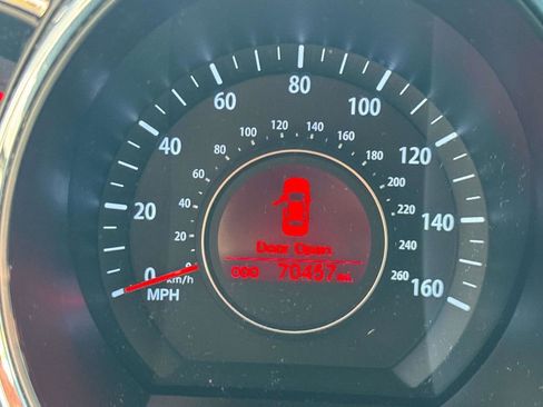 Used 2011 Kia Optima EX w/ Premium Pkg FWD image 2